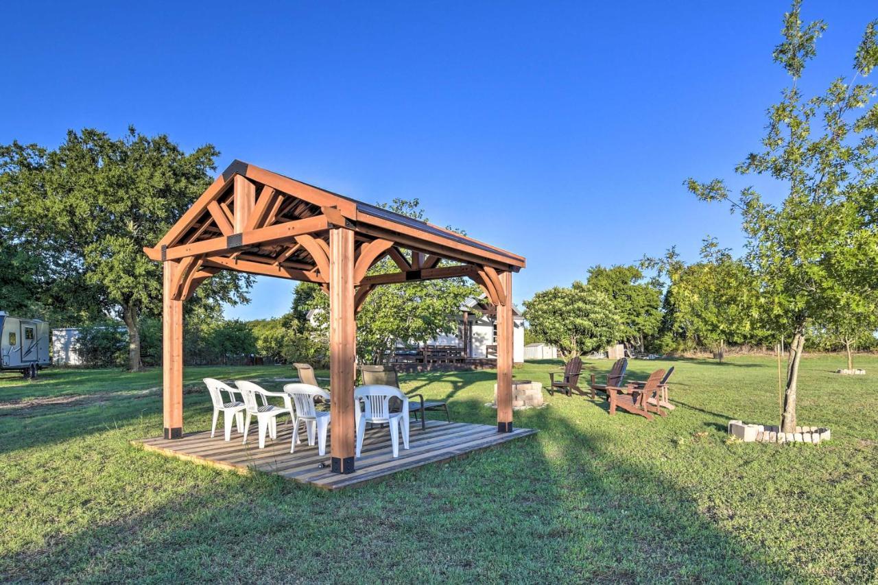 House On Cattle Farm Central To Temple And Waco Lorena Экстерьер фото