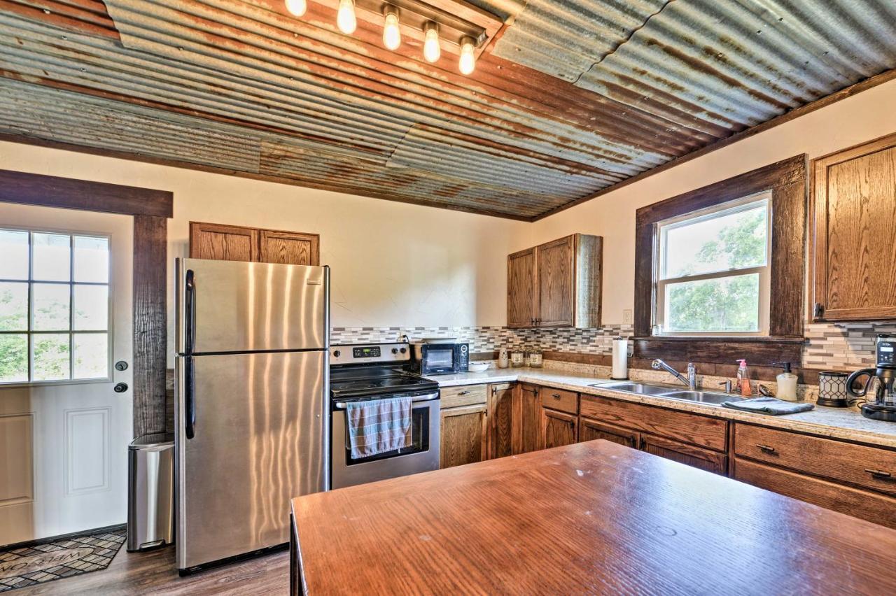 House On Cattle Farm Central To Temple And Waco Lorena Экстерьер фото